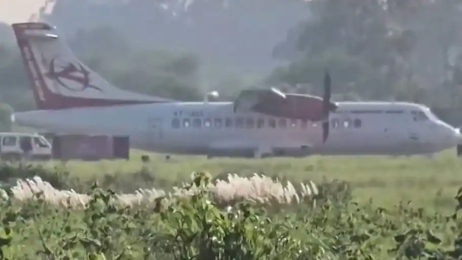 Delhi-Bilaspur Alliance Air flight suffers tyre burst during landing