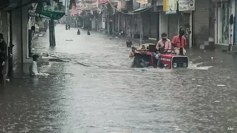Now, the Delhi Public Works Department (PWD) has sent its top officers to 139 waterlogging