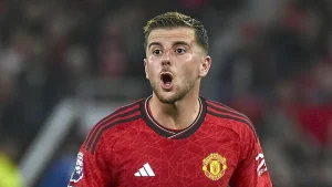 Carrick cautious after Mount's injury scare in PSG friendly: Injury impact and next steps