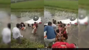 Video: 5 Friends In Uttar Pradesh Jump Into Ditch To Rescue People Trapped In Sinking Car