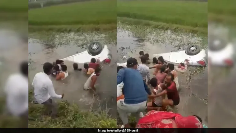Video: 5 Friends In Uttar Pradesh Jump Into Ditch To Rescue People Trapped In Sinking Car