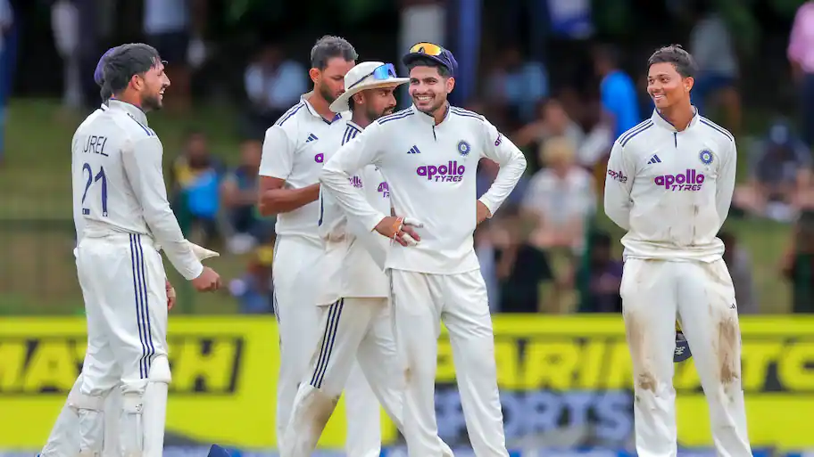 Sri Lanka, bowled out for 290 in their first innings after resuming the day at 265 for eight