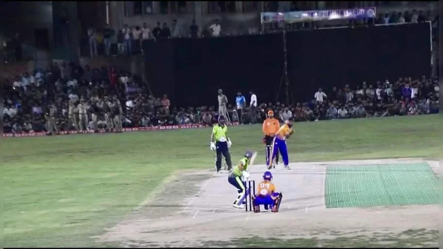 The heartening scenes were witnessed at the Pulwama cricket stadium as the second edition of the Royal