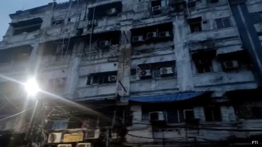 Each floor of the building housed a hotel or a guest house, with extremely small rooms and narrow