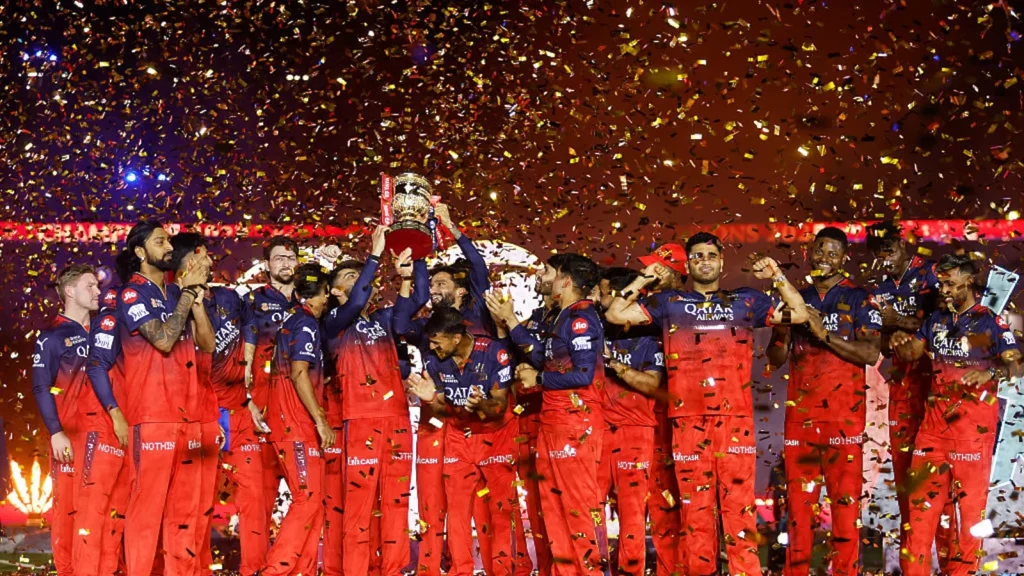 Several Indian Premier League (IPL) franchises extended Independence Day greetings to the nation