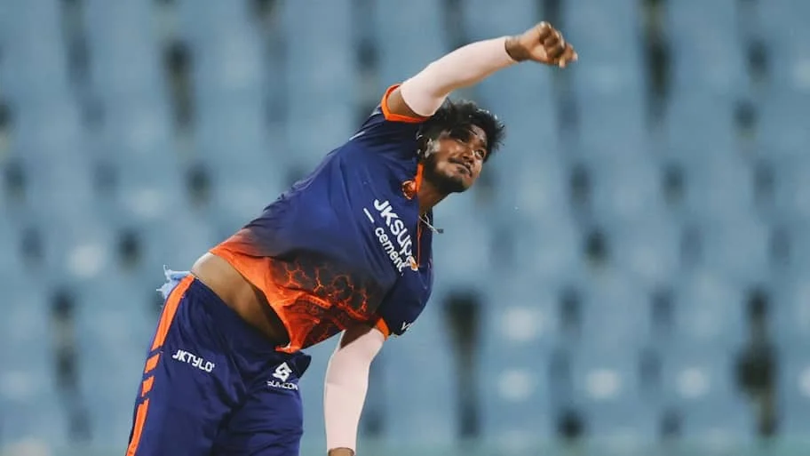 The sight of a bowler comfortably switching arms mid-over is a rarity in modern cricket, but 24-year-old