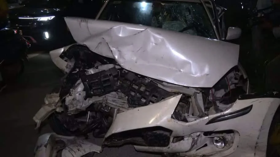 At least six people, including Delhi AAP MLA Anil Jha and Karnataka BJP MLA Abhay Patil, were injured