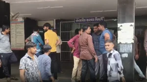 A late-night card game in Gujarat's Bhavnagar district ended in tragedy after four men fell into an open