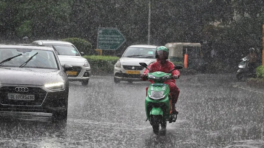 On Monday afternoon, heavy rain swept through parts of Delhi and the National Capital Region, providing