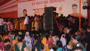 Women seen crowding the stage at a Rakhi event in UP Observing the worsening situation, Mayor