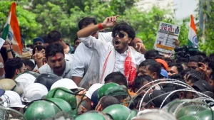 Gandhi said the youth are India's future and asked Soren to hear their concerns and take appropriate