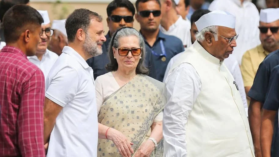 The Supreme Court on Monday directed the Allahabad High Court to defer proceedings in a case involving