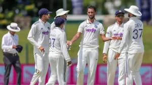 Dhananjaya de Silva joined him and immediately found the boundary, pulling Krishna through the leg side
