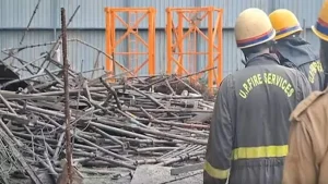 The accident took place around 7 am at the Omaxe Mall commercial construction site in Rukmani Vihar