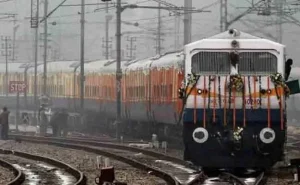A foreign national travelling on the Golden Temple Express from Mumbai to Delhi sprayed passengers