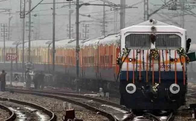 A foreign national travelling on the Golden Temple Express from Mumbai to Delhi sprayed passengers