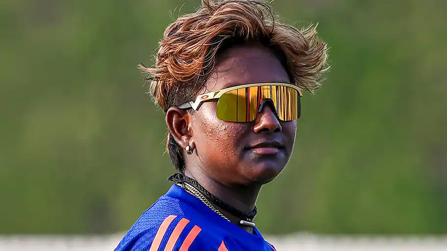 India made a change to their XI for the first time this tournament after Kaur won her maiden