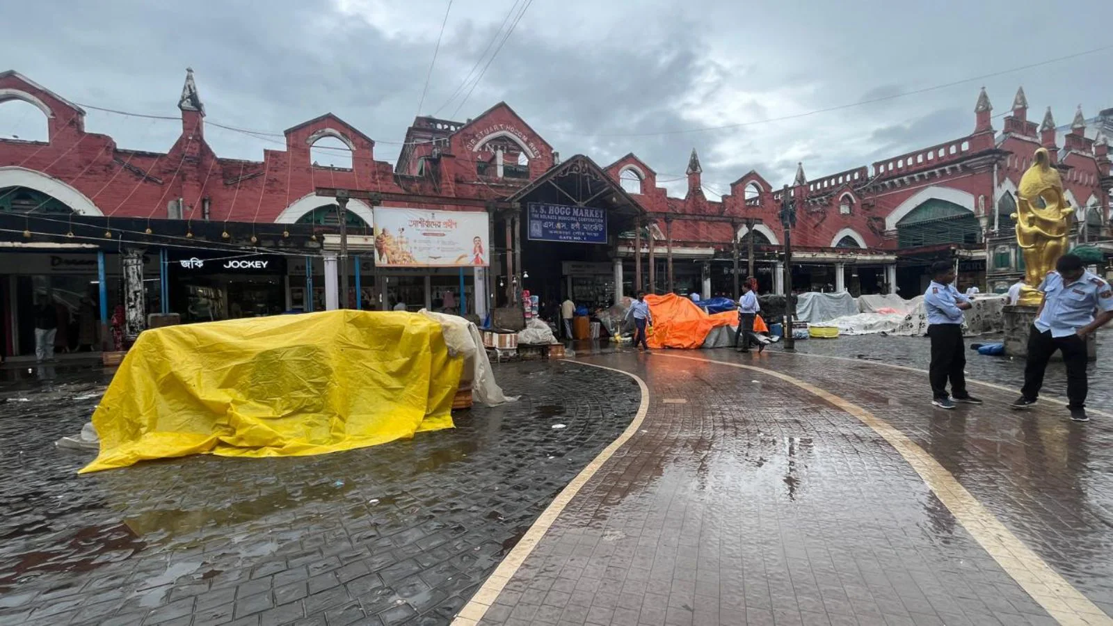 Encroachment is a major issue in Hogg Market, a massive market complex and an iconic shopping