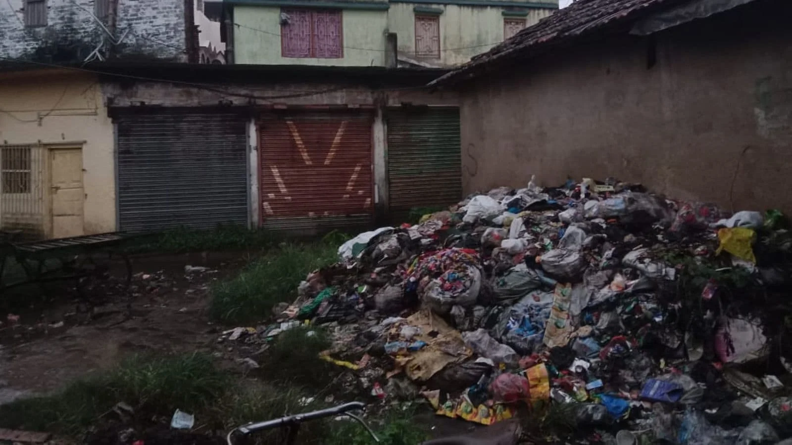 Encroachment is a major issue in Hogg Market, a massive market complex and an iconic shopping