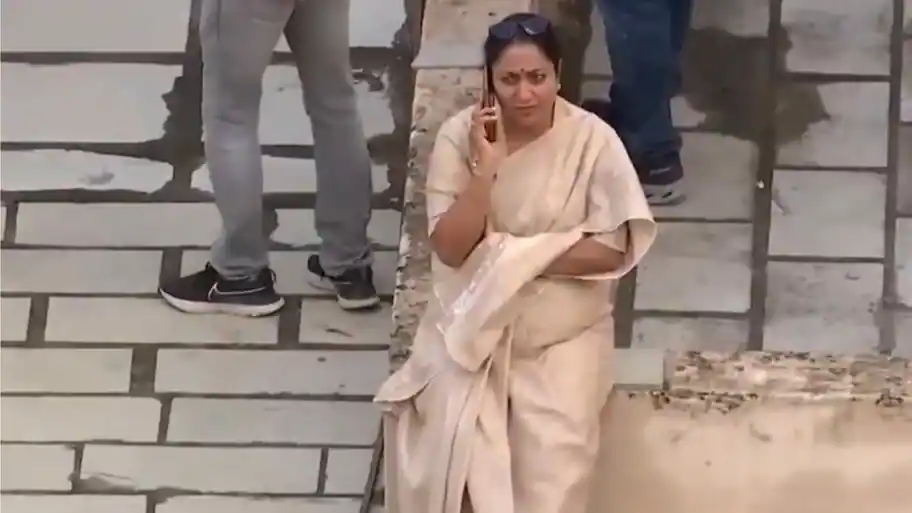 Some kind of excavation was being carried out in the basement, due to which a pillar shifted