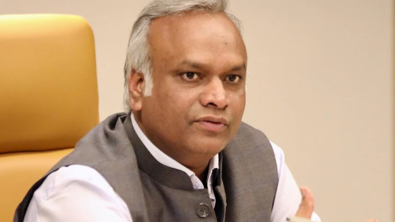However, the Congress Working Committee decided on August 19 to abide by its 1937 resolution