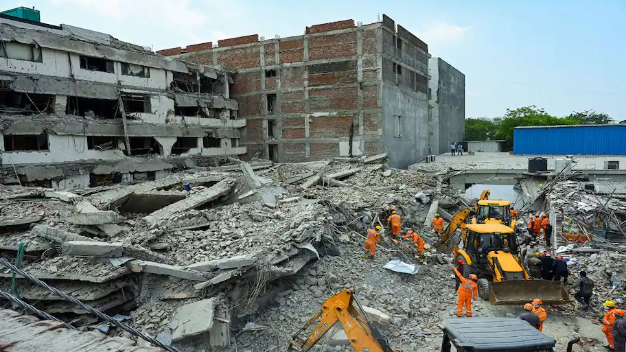 The death toll in the Satya Niketan building collapse in Delhi rose to six on Monday September