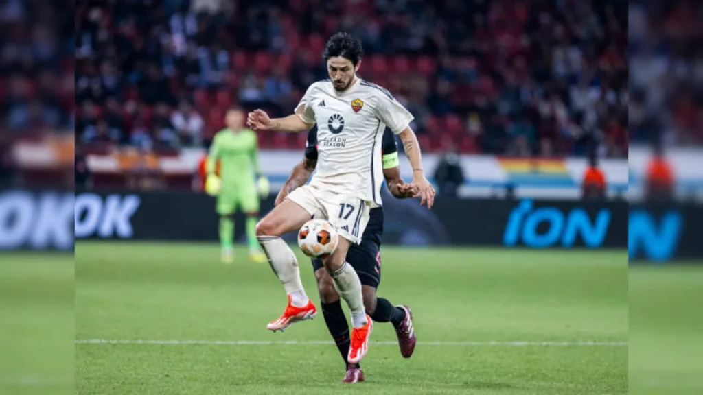 Iran's star striker Sardar Azmoun was recalled to the national team Monday, four months
