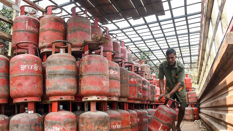 Union Petroleum Minister Hardeep Singh Puri has dismissed speculation about a shortage of LPG