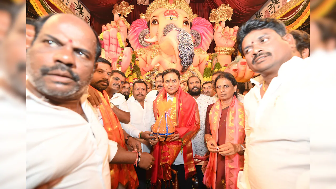 Political songs associated with Bharat Rashtra Samithi (BRS) and its chief K Chandrasekhar Rao