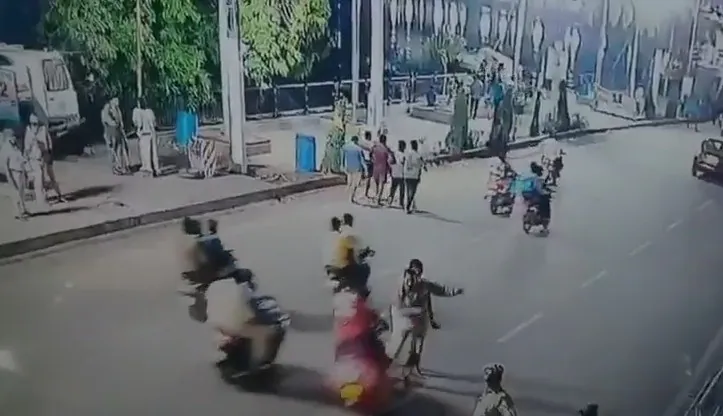 Cop On Ganesh Immersion Duty In Hyderabad Knocked Down By Bike, Dies