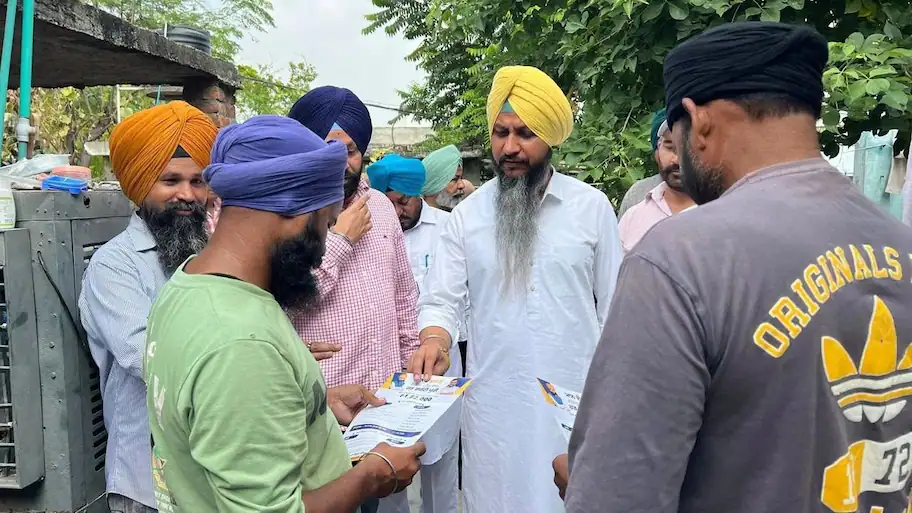 AAP continues to take CM Mann govts 4.5-year report card door-to-door across Punjab — 'Mann De