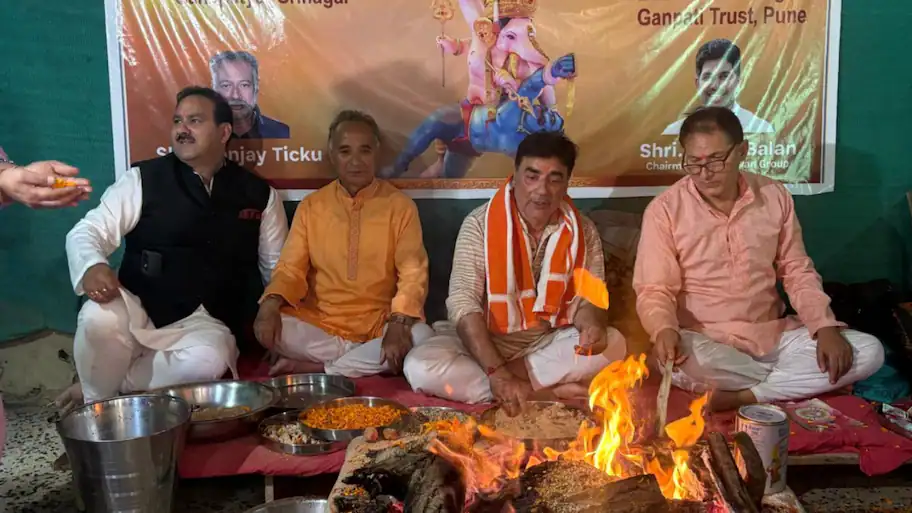 Despite ULC threats, Kashmiri Pandits throng Srinagar's Ganpatyar Temple for Ganesh Chaturthi