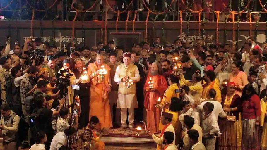 The event was marked by the illumination of 2,100 lamps along the Yamuna riverbank