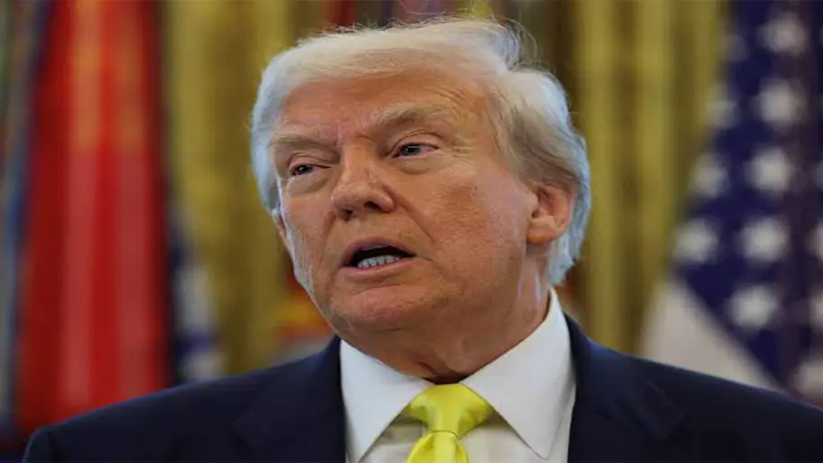 The US House of Representatives has passed a Russia sanctions bill that gives President Donald