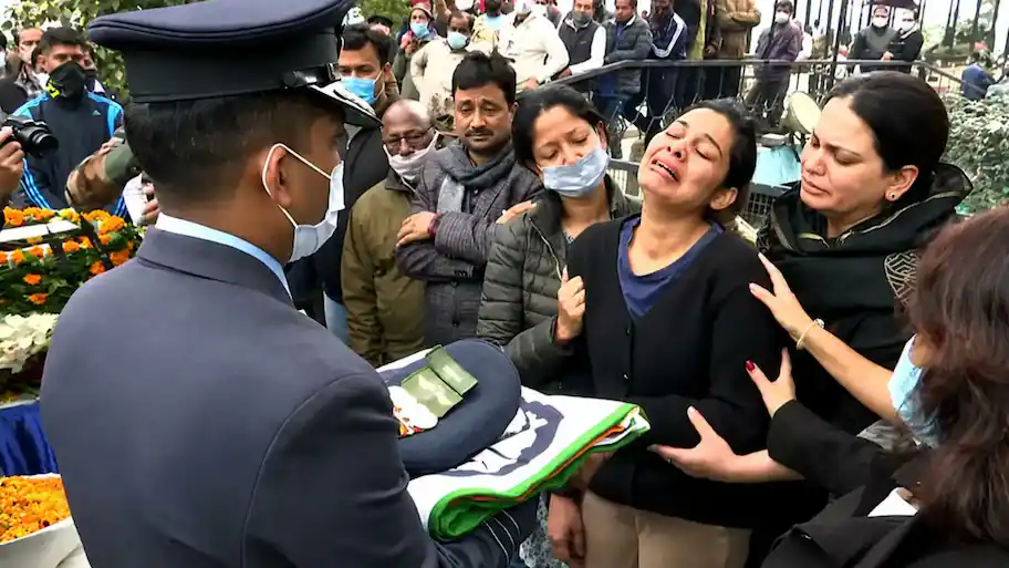 In 'peculiar' case, Supreme Court invokes Article 142, reinstates Squadron Leader Priyanka Saxena