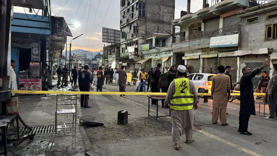 12 killed and 30 injured in Dera Ismail Khan explosion — Pakistan blast