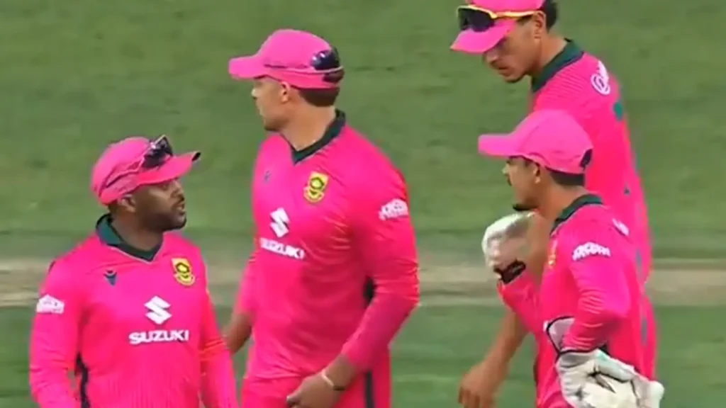 Temba Bavuma's Heated Chat With Quinton De Kock Caught On Camera During South Africa vs Australia
