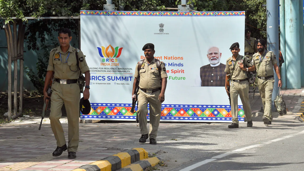 4,800 Traffic Personnel Deployed A view of a Delhi police vehicle during a security mock drill