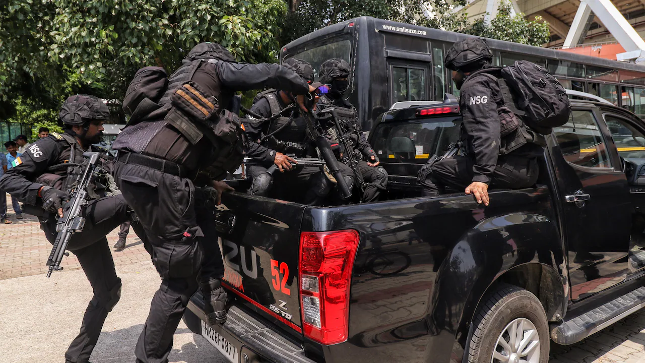 4,800 Traffic Personnel Deployed A view of a Delhi police vehicle during a security mock drill