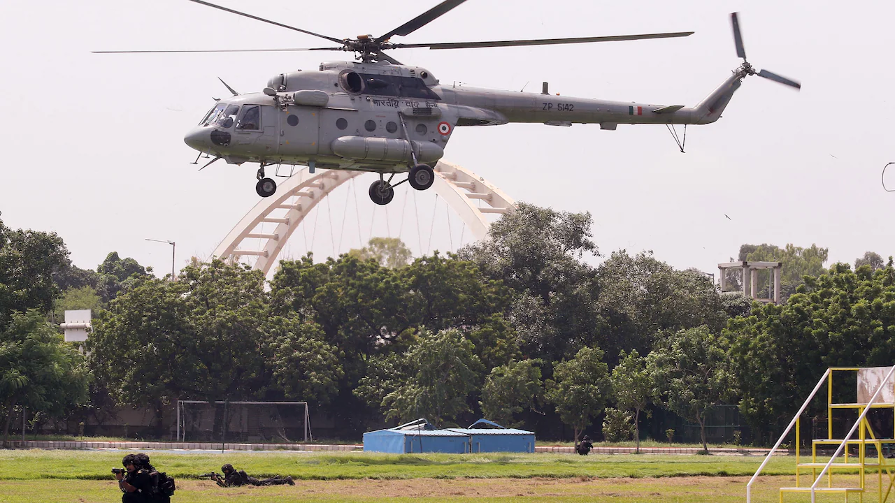4,800 Traffic Personnel Deployed A view of a Delhi police vehicle during a security mock drill