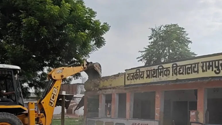Bulldozers could be seen demolishing the primary government school in Rampura Kanwarpura