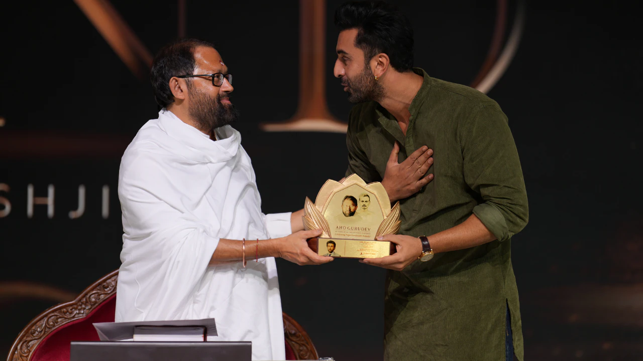 11 Professionals Take Lifelong Vow, 60 Projects Launched as Gurudevshri Rakeshji Turns 60