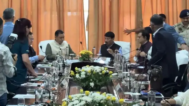 The Meghalaya government convened the meeting with the Assam and Meghalaya transport commissions