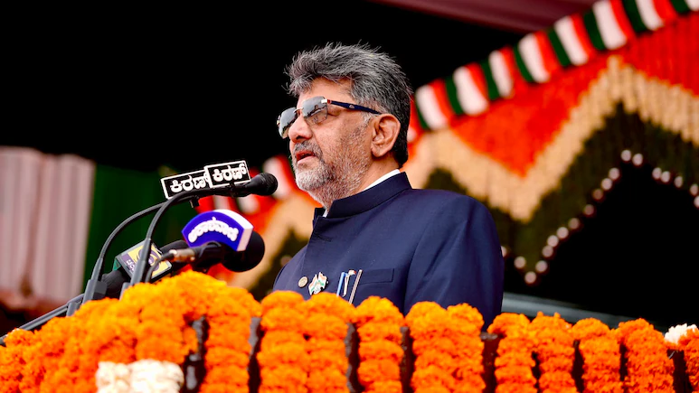 Only the first two stanzas of 'Vande Mataram' should be sung at Karnataka government