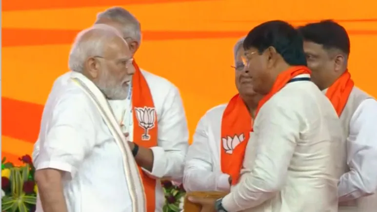 Two men, a gun and fake PMO ID cards