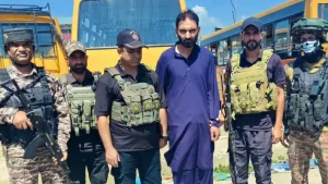 Ex-terrorist arrested with Chinese pistol by army and police — Hizbul Mujahideen hybrid terror