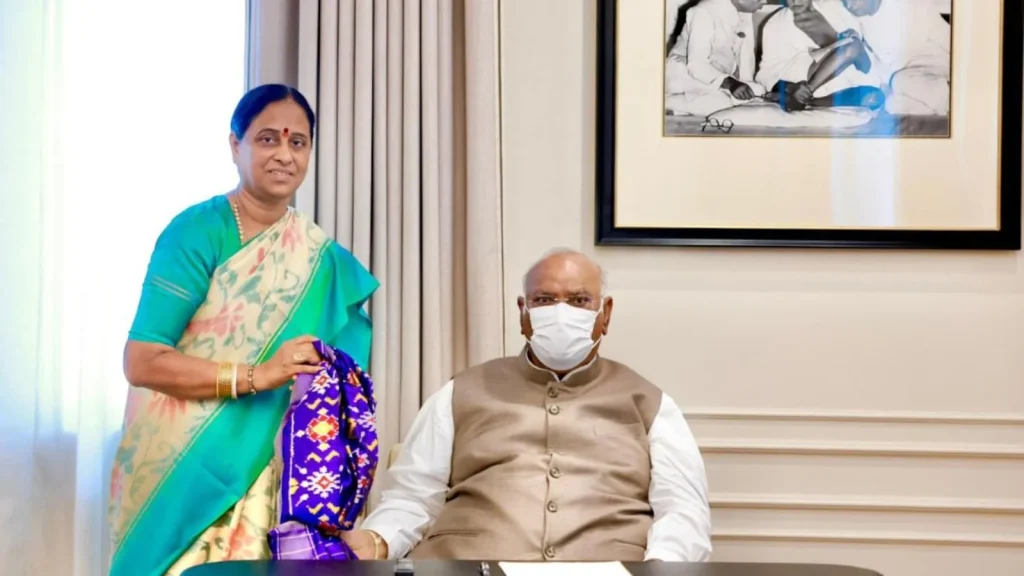 Telangana Congress leader Konda Surekha distanced herself from her daughter's criticism
