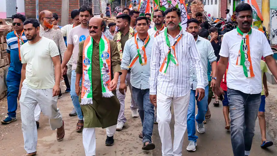 Mamata's Rejinagar candidate supports down on withdrawal, to contest bypolls