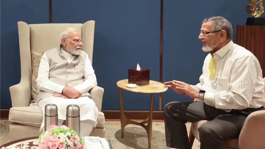 Former schoolmate meets PM Modi, seeks CBI probe into Maharashtra land dispute, alleges forged