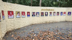 The first guns -- fired by the 200-strong Maoist ambush team -- went off shortly